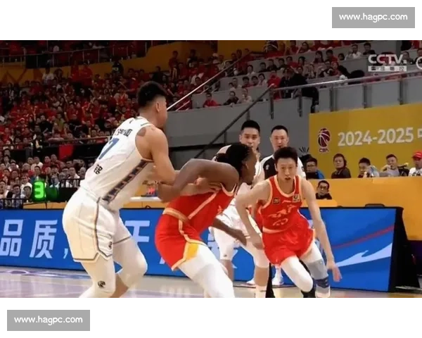 杜锋vs阿日冲突再起场边对峙引热议裁判尺度成焦点联赛风波持续发酵